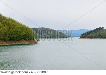 Relax Autumn Calm Landscapes Over The Pertusillo Lake In Val D'agri, In The Province Of Potenza, Bas