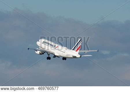 Zurich, Switzerland, January 19, 2023 Air France Airbus A319-111 Aircraft Is Taking Off From Runway 