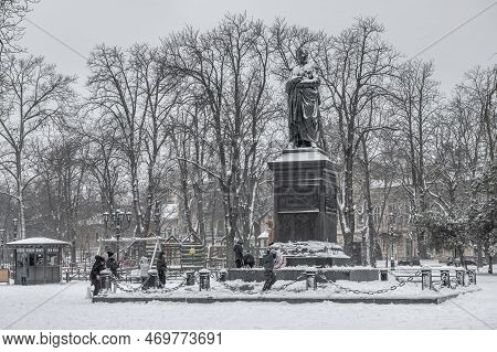 Odessa, Ukraine 29.01.2023. Monument To Count Vorontsov On The Sobornaya Square In Odessa, Ukraine, 