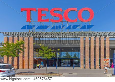 Szeged, Hungary - August 01, 2022: Large Tesco Supermarket And Shopping Mall Located In Sunshine Par