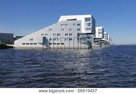 Apartments At Lake