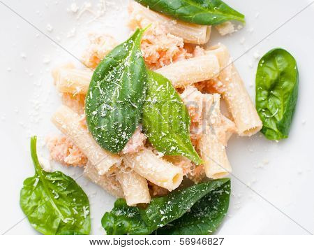 Pasta With Salmon And Spinach