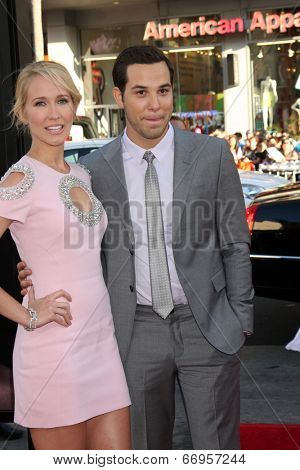 LOS ANGELES - JUN 17:  Anna Camp, Skylar Austin at the HBO's 