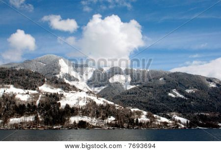 landschaftlich alpinen See und Berge