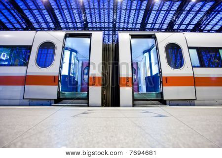 Trem deserta