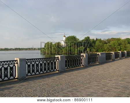 embankment