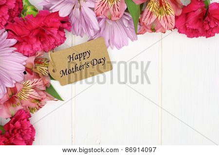 Mother's Day gift tag with flower corner border