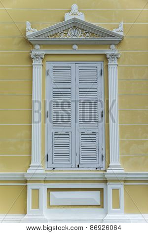 Traditional Luxury Window