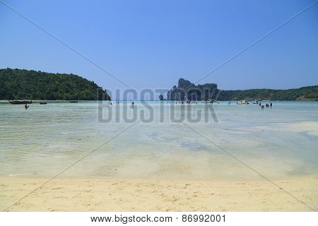 Loh Dalum Beach, Phi-phi Don Island