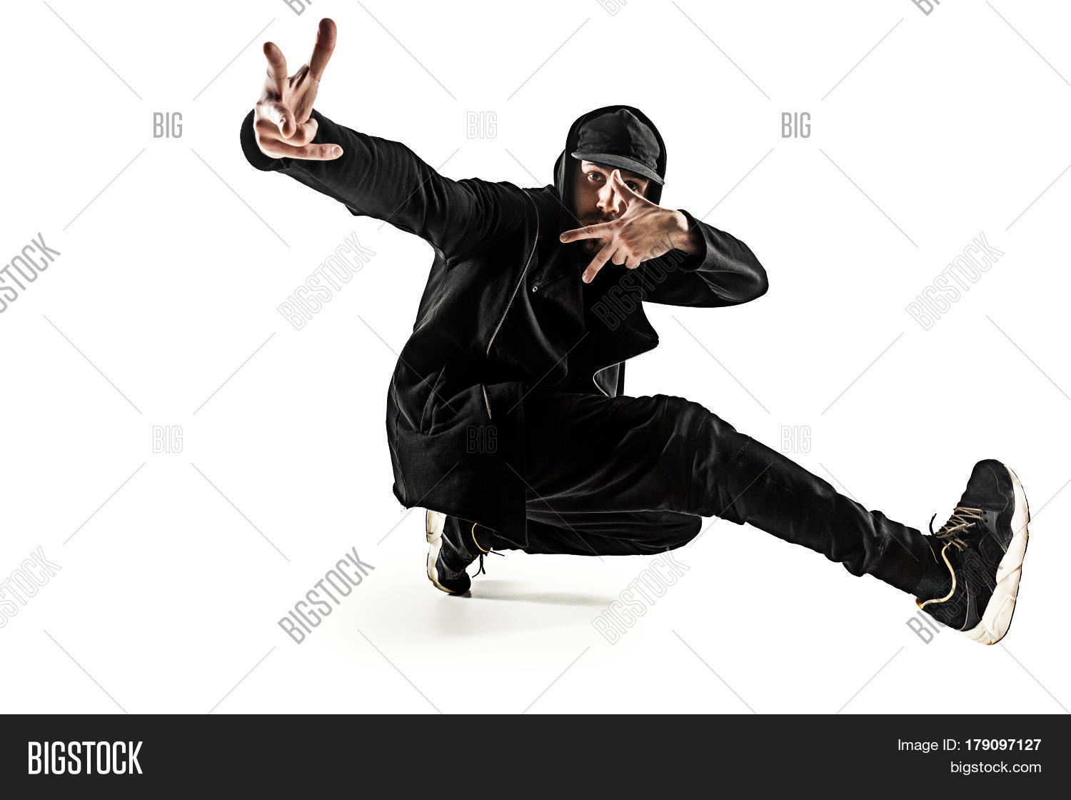 Руки в танце. Мужской силуэт в танце фото. Руки в одного танцую. Танцор на белом фоне. Руки в одного танцую.