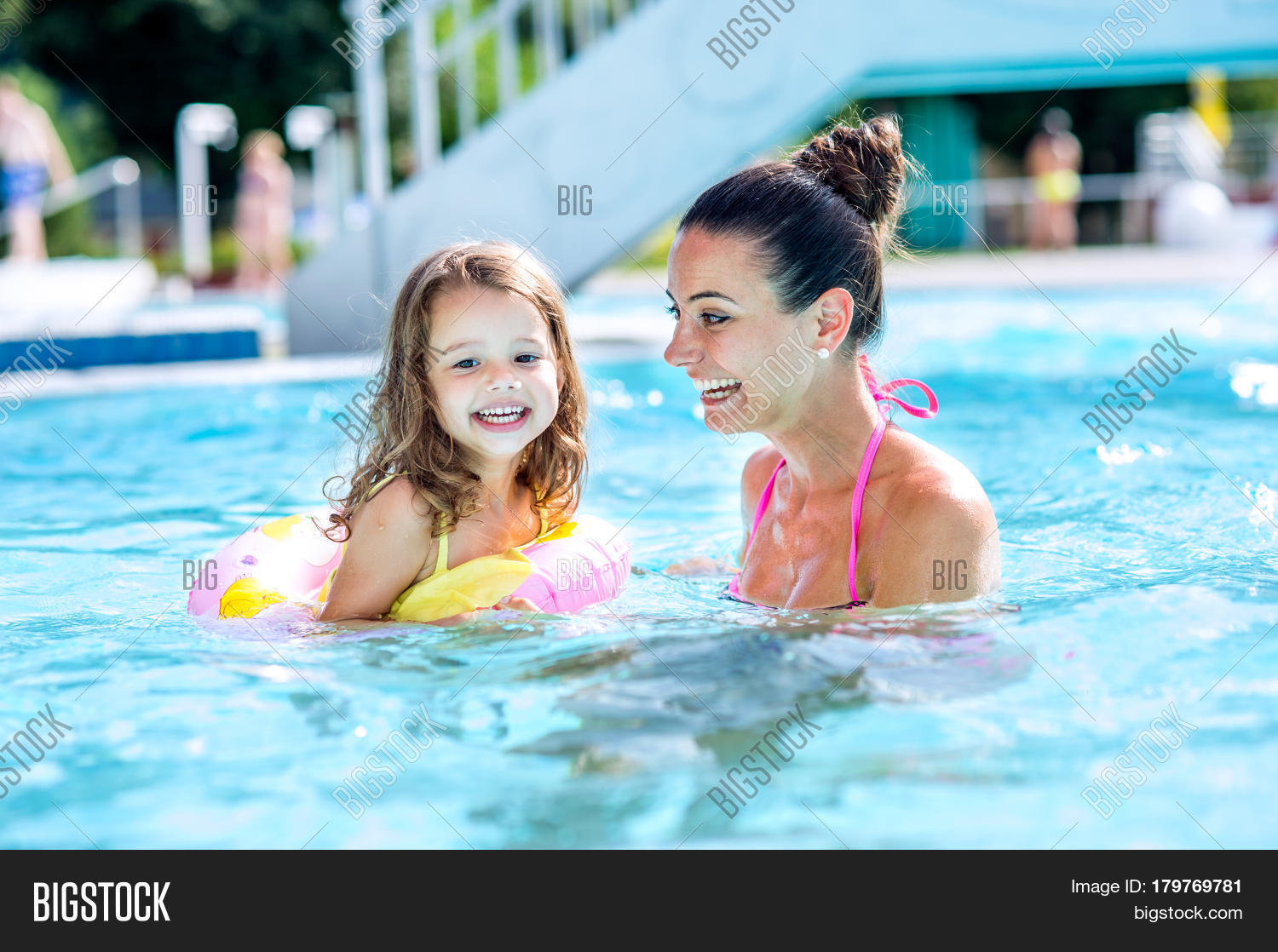 young-beautiful-mother-image-photo-free-trial-bigstock