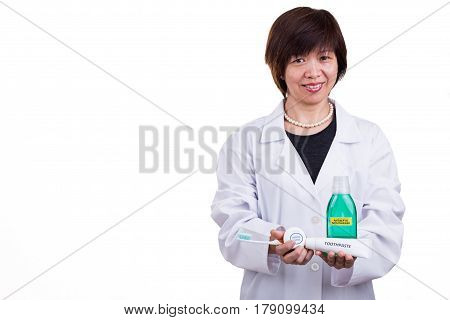 Dentist Recommend Tapered Bristle Toothbrush, Toothpaste, Mouthwash, And Dental Floss