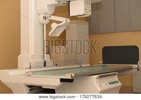Modern x-ray apparatus is the basis of diagnosis in the clinic.
