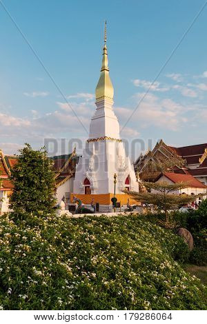 Wat Pratat Choeng Chum It is a major temple and sacred religious monument