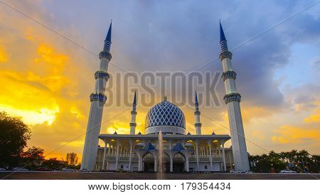 Sunset of Masjid Negeri Shah Alam or well known officially as Mosque of Sultan Salahuddin Abdul Aziz Shah.