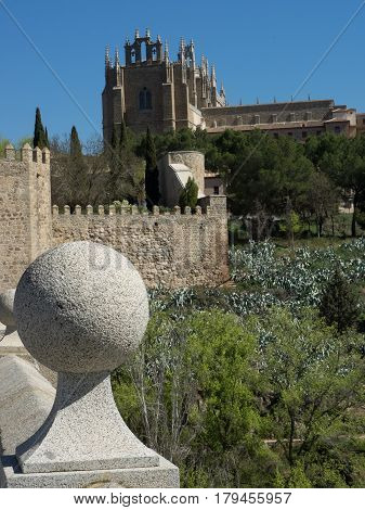the City of toledo in spain and the tagus river