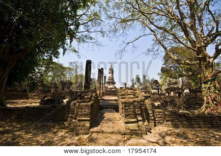 Wat Chedi Chet Thaeo