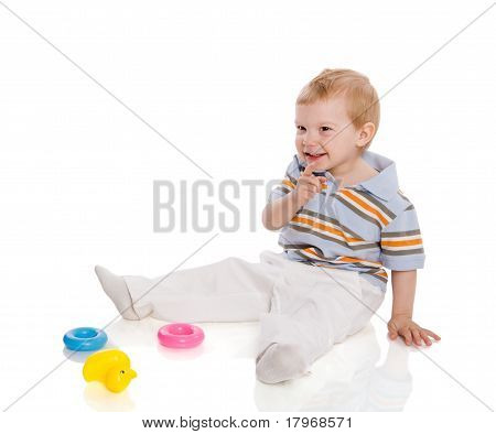Niño jugando