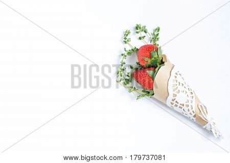Elegant cone with fresh strawberries and thyme. Original gift for birthday, anniversary, Valentine's Day, Mother's Day. Served on Valentine's Day, Women's Day, Mother's Day