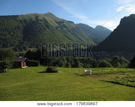 The hot sunny day in Morzine mountains