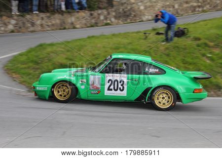 Testico Italy - April 01 2017-64 Di Sanremo Rally: The Porsche 911 RS conducted by the crew Salvini-Tagliaferri during the second special stage of speed 'timed race, the one from Testico carried to the summit of the Colle D'Oggia.