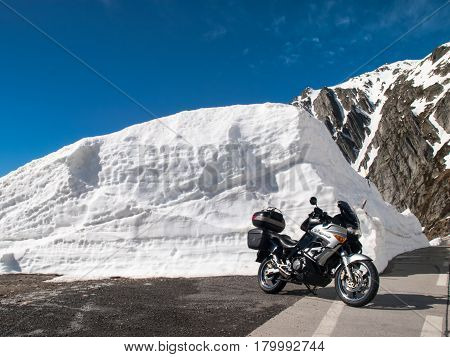 Gotthardpass, Vehicles In Transit Between The Walls Of Snow