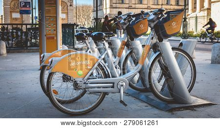 Velomagg Bike Sharing City Bikes For Rental In Montpellier