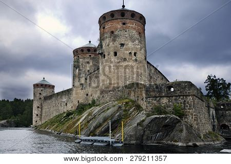 Olavinlinna (olofsborg), The 15th-century Medieval Castle In Savonlinna, Finland