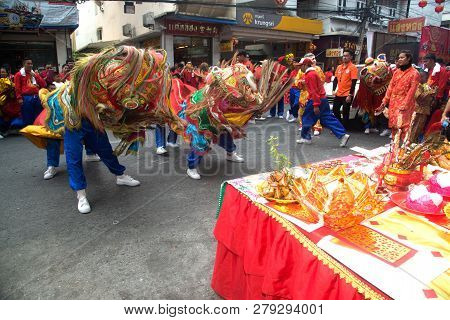 Nakorn Sawan , Thailand - February 19 , 2018 : Unidentified People Dresses In The Hainan Tiger Is Da