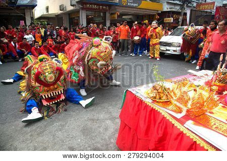 Nakorn Sawan , Thailand - February 19 , 2018 : Unidentified People Dresses In The Hainan Tiger Is Da