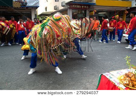 Nakorn Sawan , Thailand - February 19 , 2018 : Unidentified People Dresses In The Hainan Tiger Is Da