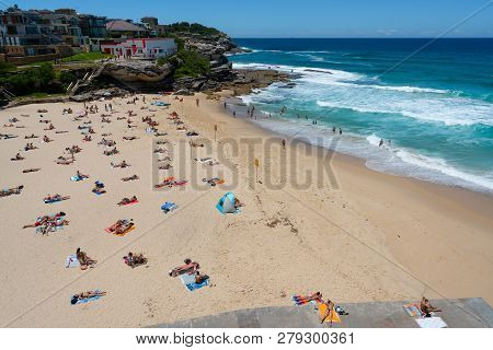 24th December 2018, Tamarama Sydney Australia: People Enjoying Hot Sunny Summer Day On Tamarama Beac