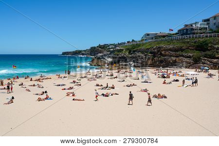 24th December 2018, Tamarama Sydney Australia: People Enjoying Hot Sunny Summer Day On Tamarama Beac