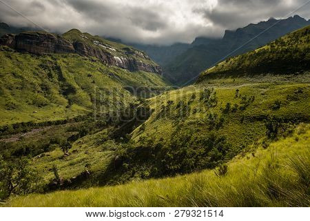 Mountain Views On The Thukela Hike To The Bottom Of The Amphitheatre's Tugela Falls In The Royal Nat