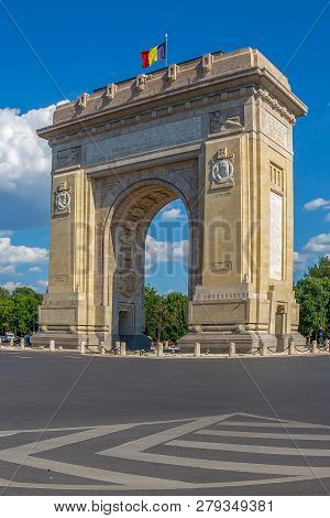 Bucharest, Romania - July 17, 2018: Triumphal Arch With Flag, Landmark Architecture In The Northern 