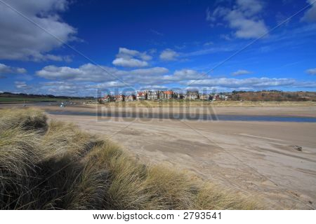 หมู่บ้าน Alnmouth