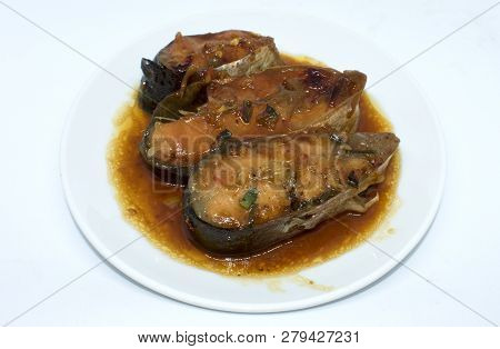 Fish Cooked With Fishsauce Bowl - Delicious Food