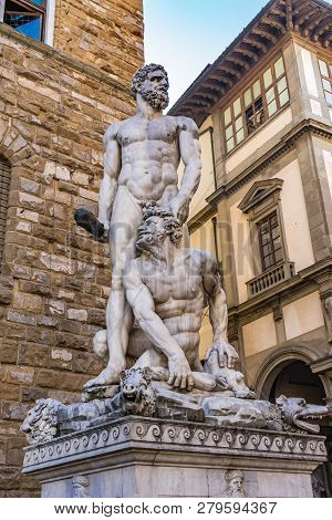 Hercules Cacus Monster Statue Piazza Signoria Palazzo Vecchio Florence Tuscany Italy.  Baccio Bandin