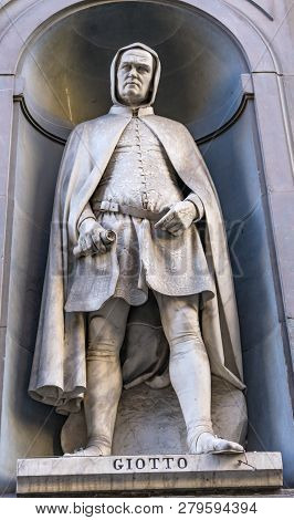 Giotto Italian Painter Statue Famous Florentine Uffizi Gallery Florence Italy. Statue By Giovanni Du