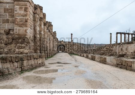 Jerash, Jordan, December 08, 2018 : The Road Leading From South Gate In The Ruins Of The Great Roman