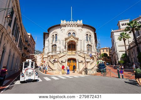 Monaco - September 26, 2018: Tourist Train Near The Palace Of Justice In Monaco Ville Ward In Monaco