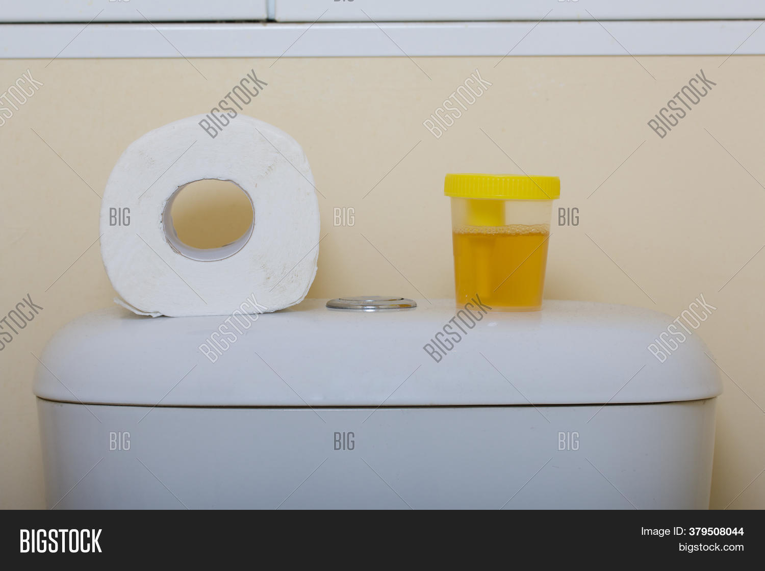 Urine Container Image & Photo (Free Trial) Bigstock