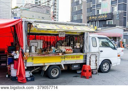 Geoje, South Korea - June 15, 2017: Local Food Truck Park In The Community In Okpo, Geoje Island, So