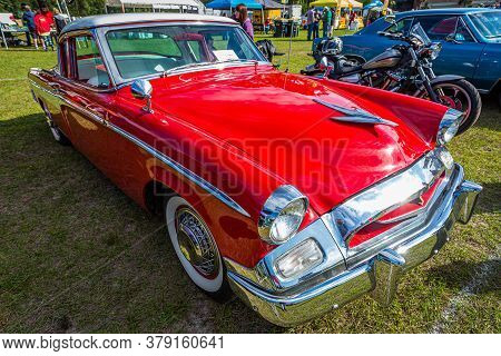 Savannah, Ga / Usa - April 21, 2018: 1955 Studebaker Commander At A Car Show In Savannah, Georgia.