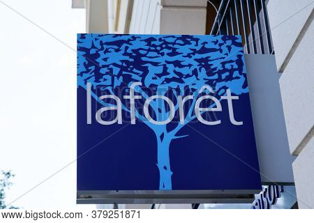 Bordeaux , Aquitaine / France - 07 28 2020 : Laforet Sign And Text Logo In Wall Of Agency To Real Es