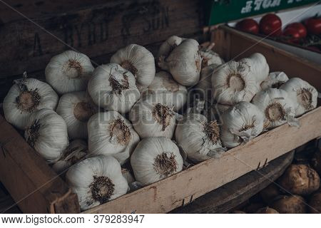 Broadway, Uk - July 07, 2020: Cloves Of Garlic On Sale Outside Broadway Deli In Broadway, A Large Hi