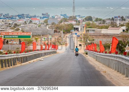 Vietnam Ocean Road From Mui Ne To Phan Rang
