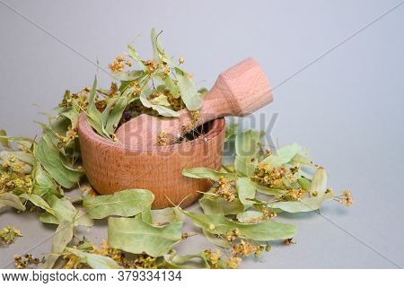 Linden Flowers. Dried Linden Flowers. Folk Medetsyna. Linden Tea