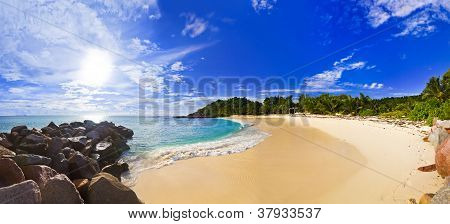 Tropical Beach akşam Panoraması