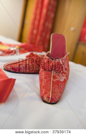Çin kırmızı ayakkabılar